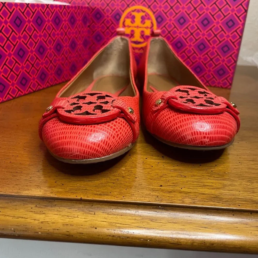 Tory Burch ballet Flats, Mellon/pink. Iconic cutout detail miller